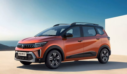 जुलाई में Renault Triber पर बंपर ऑफर, ₹60,000 तक की छूट का मौका; जानें कीमत, फीचर्स और पूरी डिटे